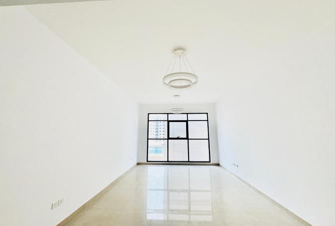 Apartment - 2 Bedrooms - 3 Bathrooms for rent in Jumeirah Garden City - Al Satwa - Dubai