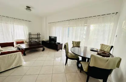 Living / Dining Room image for: Apartment - 1 Bedroom - 2 Bathrooms for sale in Marina Pearl - Dubai Marina - Dubai, Image 1
