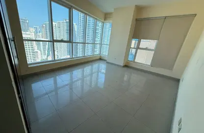 Apartment - 2 Bedrooms - 3 Bathrooms for sale in Palm Tower 3 - Palm Towers - Al Majaz - Sharjah