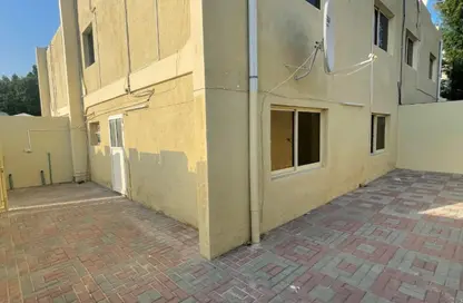 فيلا - 3 غرف نوم - 3 حمامات للايجار في منطقة الخالدية - الشارقة