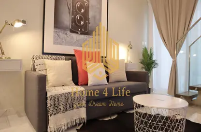 Townhouse - 2 Bedrooms - 3 Bathrooms for sale in Oasis Residences - Masdar City - Abu Dhabi