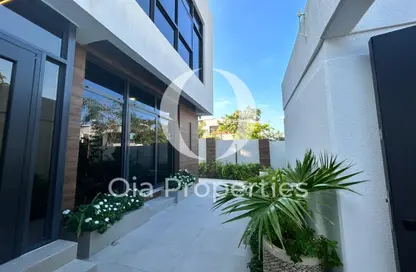 Villa - 5 Bedrooms - 6 Bathrooms for sale in West Yas - Yas Island - Abu Dhabi