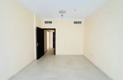 شقة - غرفة نوم - 6 حمامات للايجار في بناية مويليح 29 - مويلح - الشارقة