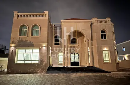Villa - 5 Bedrooms - 5 Bathrooms for rent in Al Aweer 1 - Al Aweer - Dubai