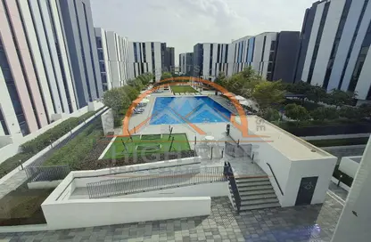 شقة - غرفة نوم - 2 حمامات للايجار في إيست فييليدج - الجادة - الشارقة