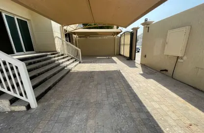 Villa - 4 Bedrooms - 6 Bathrooms for rent in Al Falaj - Al Riqqa - Sharjah