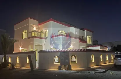 فيلا - 8 غرف نوم - 8 حمامات للايجار في 3 المويهات - المويهات - عجمان
