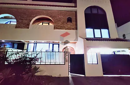 Villa - 5 Bedrooms - 4 Bathrooms for rent in Al Musalla Area - Al Karamah - Abu Dhabi