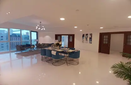 Penthouse - 4 Bedrooms - 6 Bathrooms for rent in Al Jimi Avenue - Al Khalidiya - Abu Dhabi