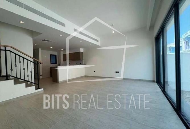 5 BR | Single Row | Corner Unit | Brand New