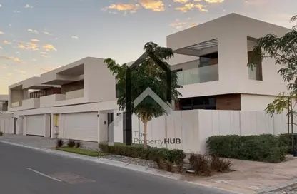 Villa - 5 Bedrooms - 6 Bathrooms for sale in West Yas - Yas Island - Abu Dhabi