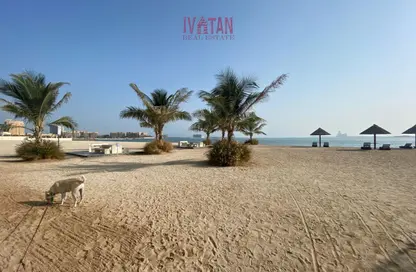 شقة - غرفة نوم - 2 حمامات للايجار في ياقوت - باب البحر - جزيرة المرجان - رأس الخيمة