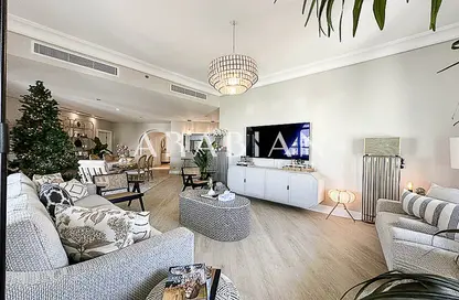 Apartment - 3 Bedrooms - 4 Bathrooms for rent in Al Khushkar - Shoreline Apartments - Palm Jumeirah - Dubai