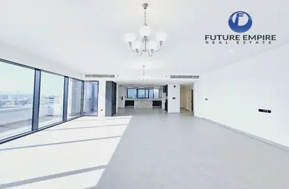 Penthouse - 3 Bedrooms - 5 Bathrooms for rent in Dubai Healthcare City - Bur Dubai - Dubai