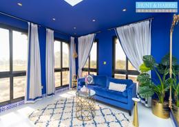 Living Room image for: Villa - 5 bedrooms - 4 bathrooms for sale in Al Hamra Village Villas - Al Hamra Village - Ras Al Khaimah, Image 1