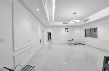 Empty Room image for: Villa - 4 Bedrooms - 5 Bathrooms for sale in Ajman Corniche Road - Ajman, Image 1