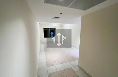 Apartment - 3 Bedrooms - 3 Bathrooms for rent in 21st Century Tower - Sheikh Zayed Road - Dubai