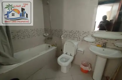 Apartment - 1 Bedroom - 1 Bathroom for rent in Al Qulaya'ah - Al Sharq - Sharjah