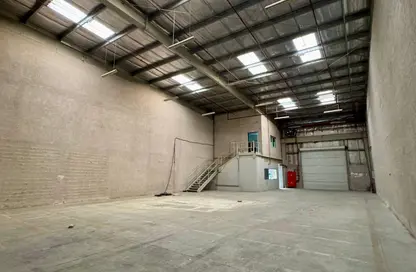 Warehouse - Studio - 2 Bathrooms for rent in Phase 1 - Dubai Investment Park (DIP) - Dubai
