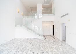 Empty Room image for: Penthouse - 4 bedrooms - 6 bathrooms for rent in Al Tamr - Shoreline Apartments - Palm Jumeirah - Dubai, Image 1
