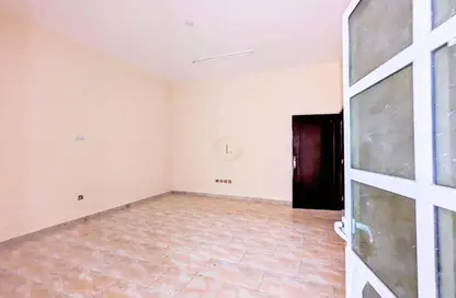 Empty Room image for: Apartment - 3 Bedrooms - 4 Bathrooms for rent in Al Niyadat - Central District - Al Ain, Image 1