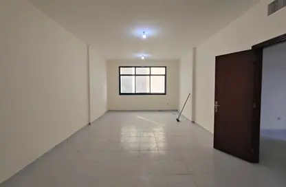 Apartment - 3 Bedrooms - 4 Bathrooms for rent in Al Khalidiya - Abu Dhabi