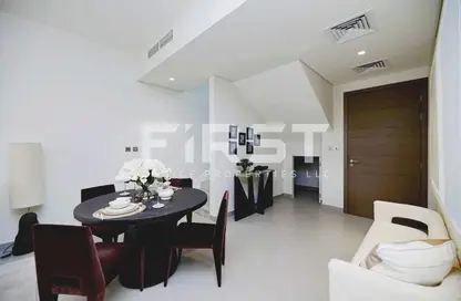 Living / Dining Room image for: Townhouse - 2 Bedrooms - 3 Bathrooms for rent in Noya 1 - Noya - Yas Island - Abu Dhabi, Image 1