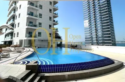 صورة لـ حوض سباحة شقة - 2 غرف نوم - 3 حمامات للبيع في برج راس الخيمة - مارينا سكوير - جزيرة الريم - أبوظبي ، صورة رقم 1
