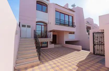 Villa - 6 Bedrooms - 6 Bathrooms for rent in Khalidiya Centre - Cornich Al Khalidiya - Al Khalidiya - Abu Dhabi