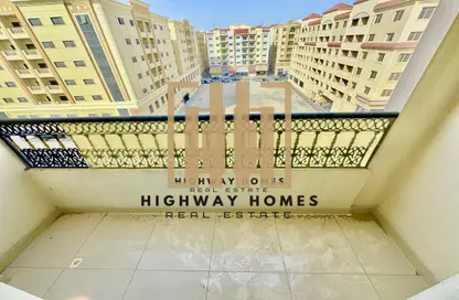 Apartment - 3 Bedrooms - 3 Bathrooms for rent in Muwailih Building - Muwaileh - Sharjah