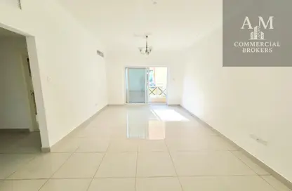 Apartment - 3 Bedrooms - 3 Bathrooms for rent in Muwaileh Commercial - Sharjah