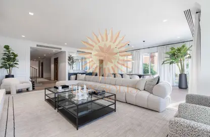 Villa - 5 Bedrooms - 7 Bathrooms for sale in Sur La Mer - La Mer - Jumeirah - Dubai
