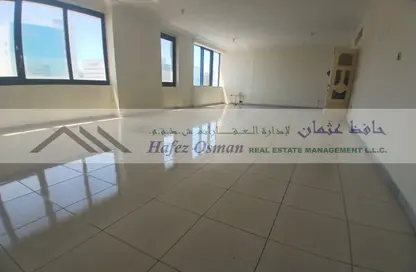 Apartment - 3 Bedrooms - 4 Bathrooms for rent in Airport Road - Abu Dhabi