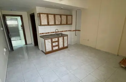 Apartment - Studio - 1 Bathroom for rent in Al Khudayra Building - Al Ghuair - Al Gharb - Sharjah Apartment - Studio - 1 Bathroom for rent in Al Khudayra Building - Al Ghuair - Al Gharb - Sharjah