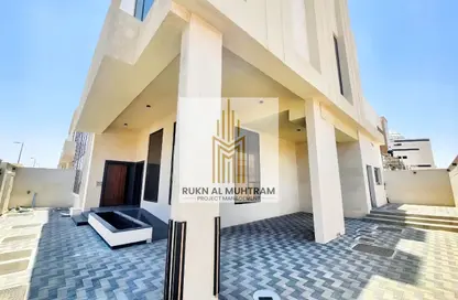 Apartment - 4 Bedrooms - 6 Bathrooms for rent in Hoshi 1 - Hoshi - Al Badie - Sharjah
