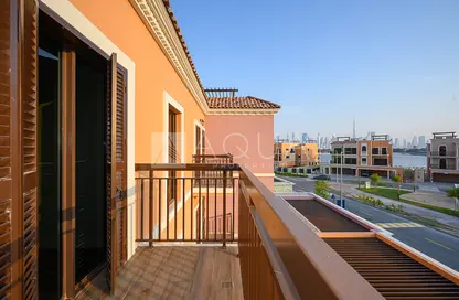 Balcony image for: Townhouse - 3 Bedrooms - 5 Bathrooms for rent in Sur La Mer - La Mer - Jumeirah - Dubai, Image 1
