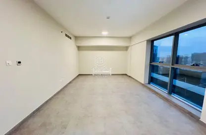 شقة - 2 غرف نوم - 3 حمامات للايجار في مدينة الرياض - أبوظبي