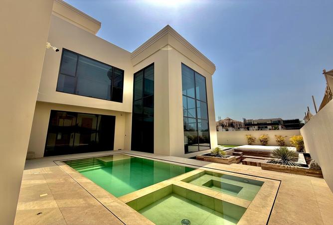 Brand New | Private pool | Spacious