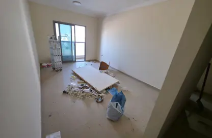 شقة - 2 غرف نوم - 3 حمامات للايجار في فلل الروضة 2 - 2  الروضة - الروضة - عجمان