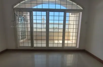 شقة - 2 غرف نوم - 3 حمامات للايجار في عود بن سجحان - المويجي - العين