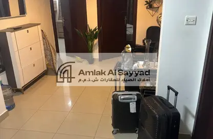 شقة - 3 غرف نوم - 2 حمامات للبيع في التعاون - الشارقة