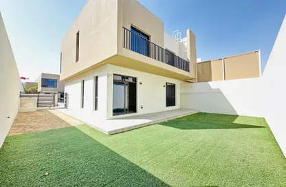 Apartment - 3 Bedrooms - 4 Bathrooms for rent in Nasma Residence - Al Tai - Sharjah