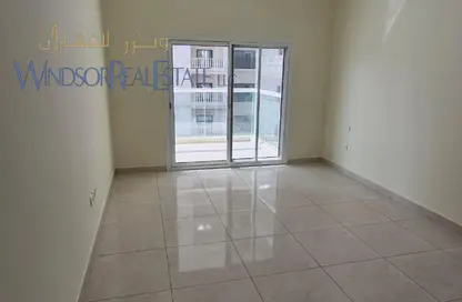 شقة - غرفة نوم - 2 حمامات للايجار في مسكن فريج - الفرجان - دبي