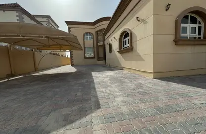 شقة - 2 غرف نوم - 2 حمامات للايجار في مدينة الرياض - أبوظبي