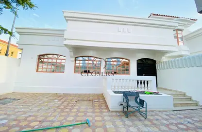 فيلا - 3 غرف نوم - 3 حمامات للايجار في مسجد حي هزاع - المطارد - العين