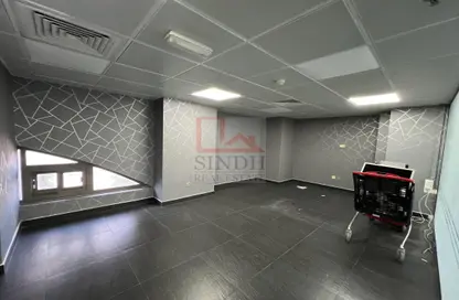 Empty Room image for: Office Space - Studio - 1 Bathroom for rent in Cornich Al Khalidiya - Al Khalidiya - Abu Dhabi, Image 1
