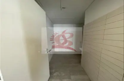 صورة لـ ردهة-ممر دوبلكس - 2 غرف نوم - 3 حمامات للايجار في برج بارك - شارع الشيخ زايد - دبي ، صورة رقم 1