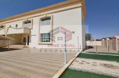 Villa - 4 Bedrooms - 5 Bathrooms for rent in Al Markhaniya - Al Ain
