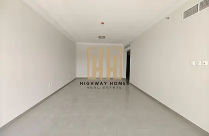 شقة - 2 غرف نوم - 3 حمامات للايجار في مجمع مويلح - تجارية مويلح - الشارقة شقة - 2 غرف نوم - 3 حمامات للايجار في مجمع مويلح - تجارية مويلح - الشارقة