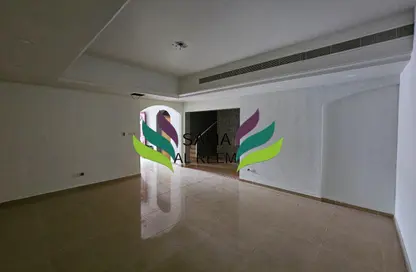 Villa - Studio - 4 Bathrooms for rent in Jumeirah 1 Villas - Jumeirah 1 - Jumeirah - Dubai